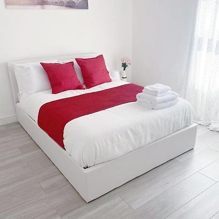 Agyeman Property Aldershot Extérieur photo