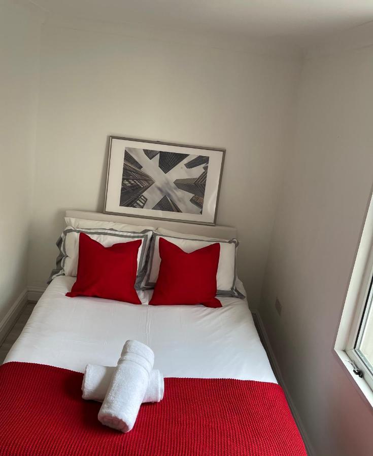 Agyeman Property Aldershot Extérieur photo